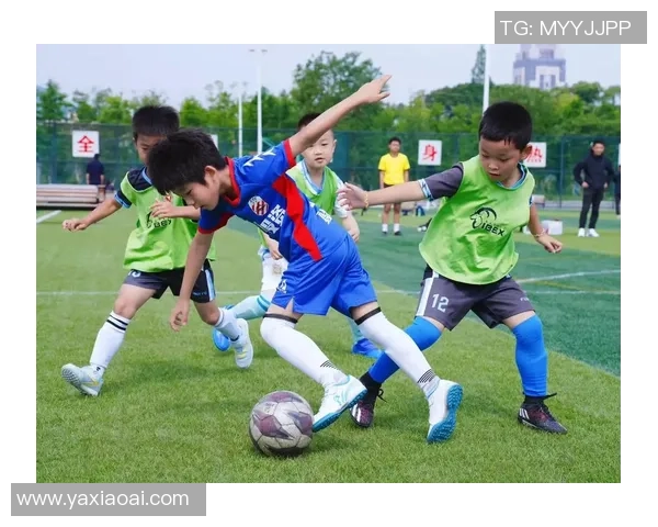 足球巨星争锋激烈对决全场精彩瞬间呈现球迷激情四溢足球盛宴即刻开启