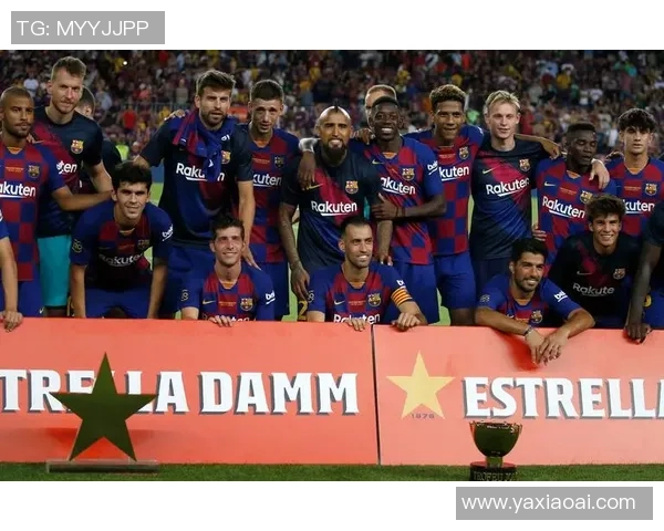 足球明星铁盒收藏品探秘 玩味经典与激情碰撞的完美融合